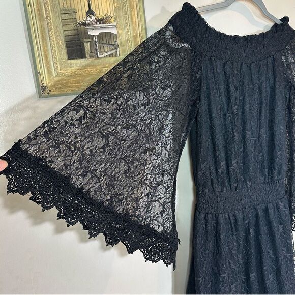 VENUS Black Ruffled Tiered Off-the-Shoulder Sundress - Picture 3 of 7